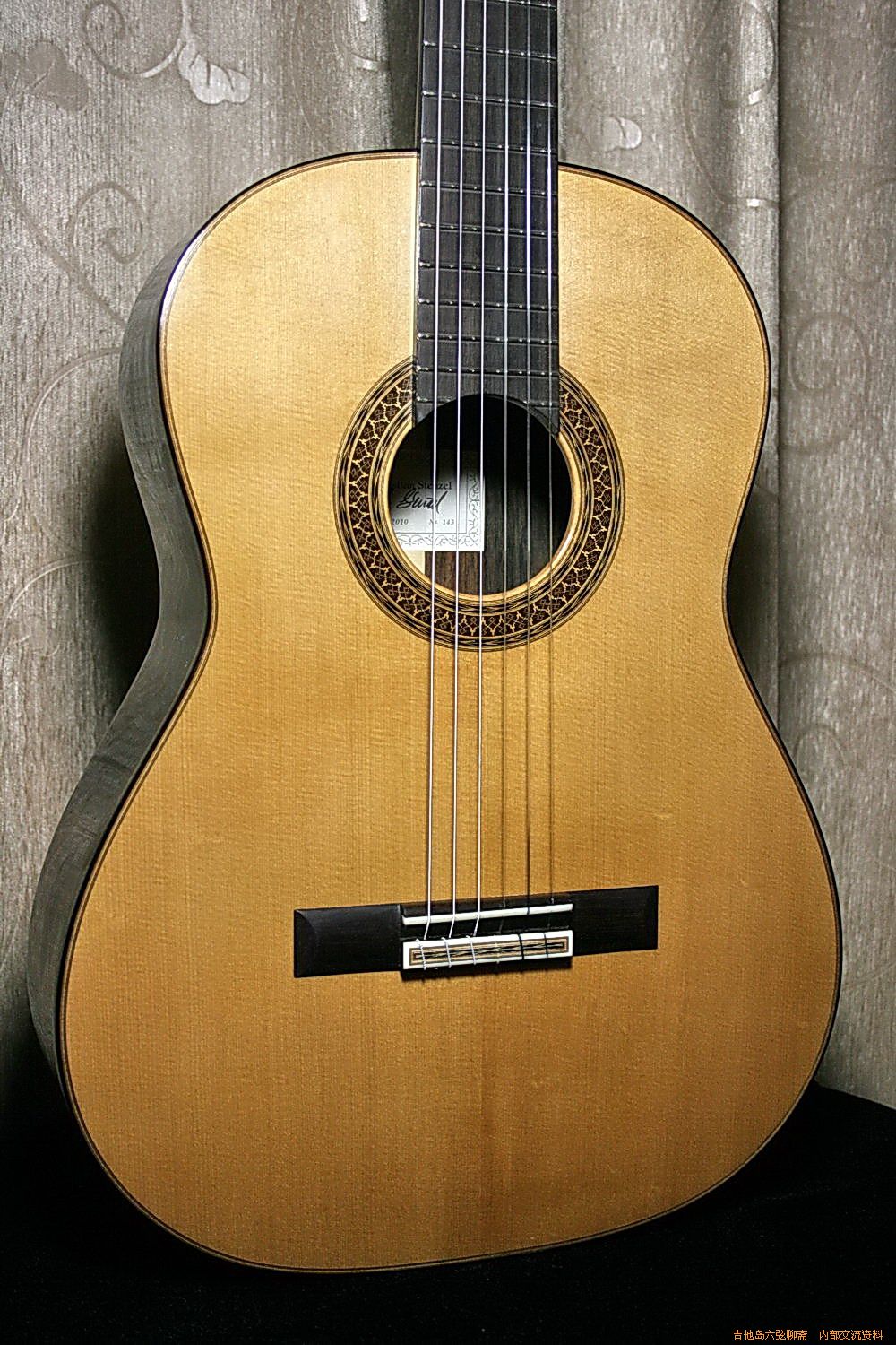 guitars 057_缩小大小.jpg