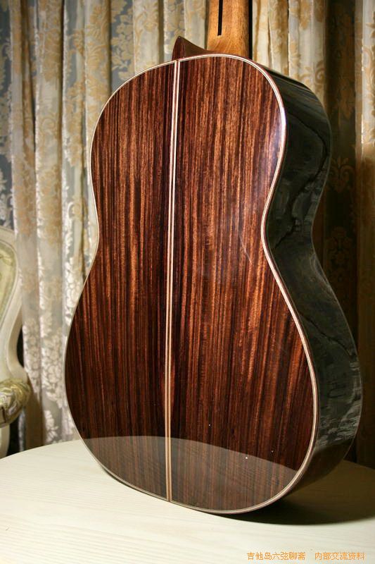 newguitars 021_缩小大小.jpg