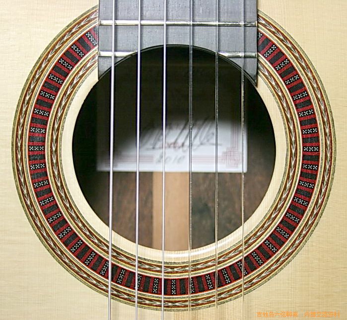 newguitars 078_缩小大小.jpg