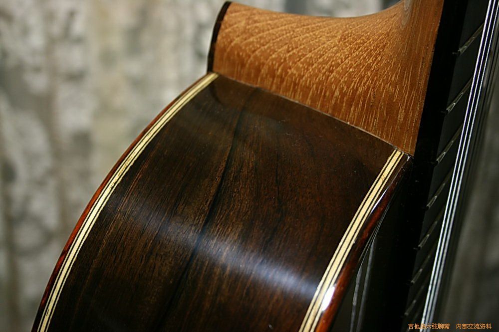 newguitars 124_缩小大小.jpg