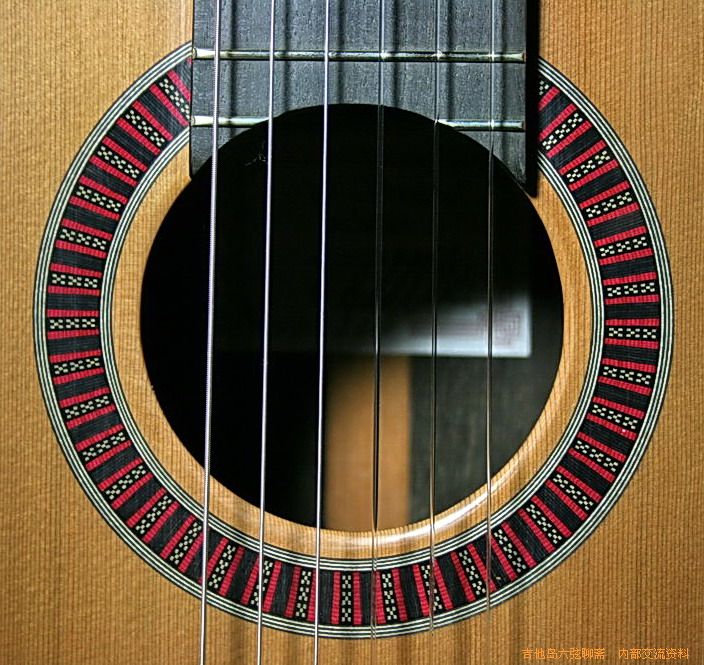 newguitars 036_缩小大小.jpg