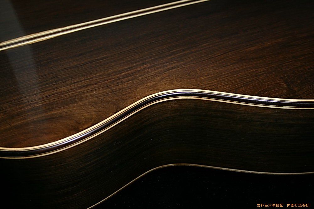 newguitars 061_缩小大小.jpg