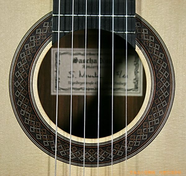 guitars 105_调整大小.jpg